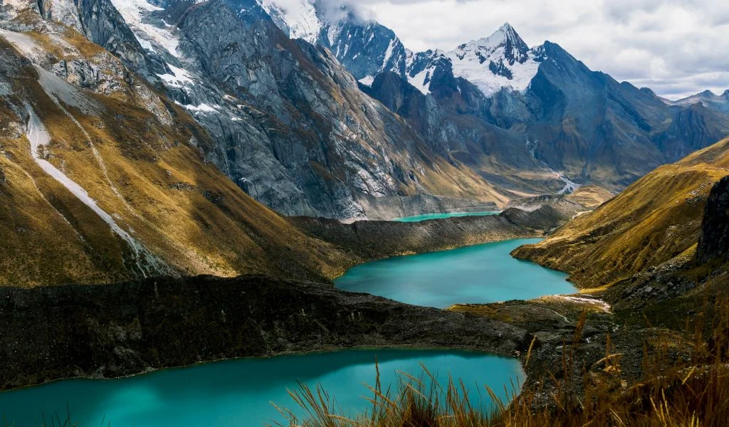 La Cordillera Huayhuash: La Joya Oculta del Trekking Peruano